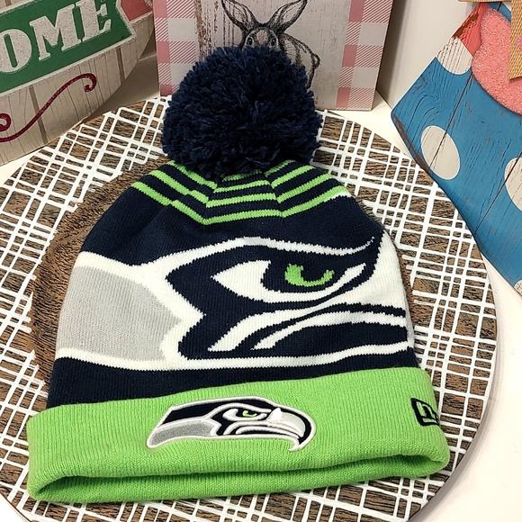 💙 EUC New Era Brand Unisex Use Seattle Seahawks Pom Pom Beanie, OSFM - Picture 1 of 6